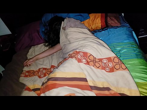 ❤️ Vicfilo kritikante sian junan duonpatrinon dum ŝi dormas. ❤❌ Kvalita porno ĉe eo.fuckmymac.ru